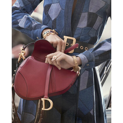 Сумка-седло от Dior. Все уже носят, а ты?