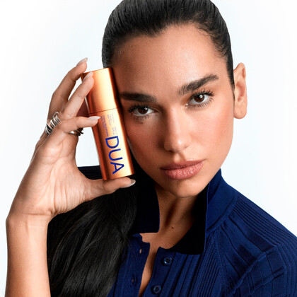 Дуа Липа запускает свою линию косметики