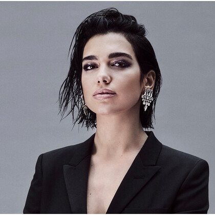 Дуа Липа — новый амбассадор парфюмерии Yves Saint Laurent