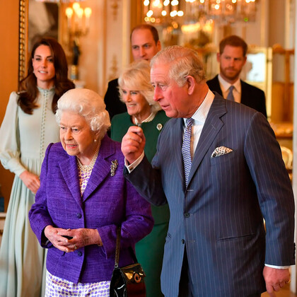 Как королева Елизавета II отреагировала бы на конфликт принцев Уильяма и Гарри?