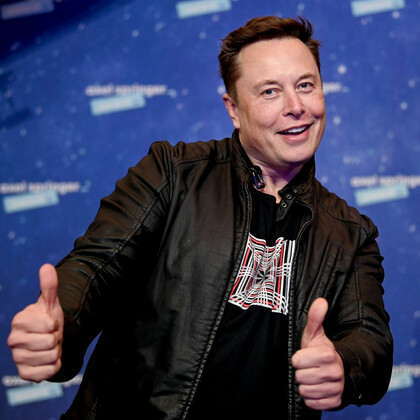 Чистая прибыль Tesla Илона Маска превысила $1 млрд