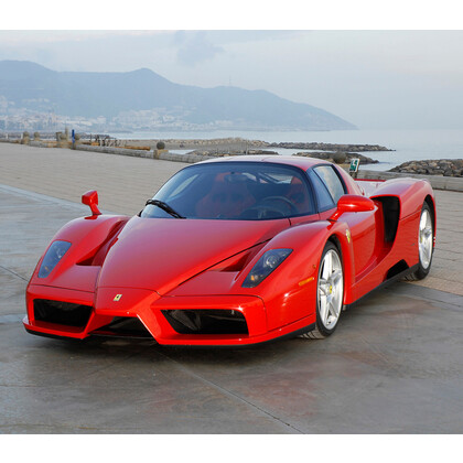 Когда Ferrari планирует выпустить первый электромобиль?