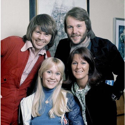 Группа ABBA выпустит пять новых песен