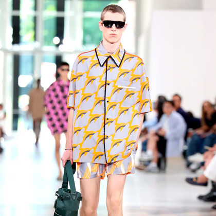 Сабато Де Сарно покоряет волну цвета в коллекции Gucci весна-лето 2025 Menswear