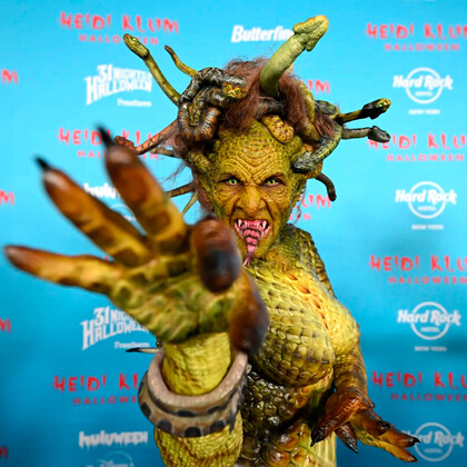 Хайди Клум перевоплотилась в Медузу Горгону на Хэллоуин 2025