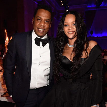 Jay-Z может выкупить долю LVMH в Fenty Beauty Рианны