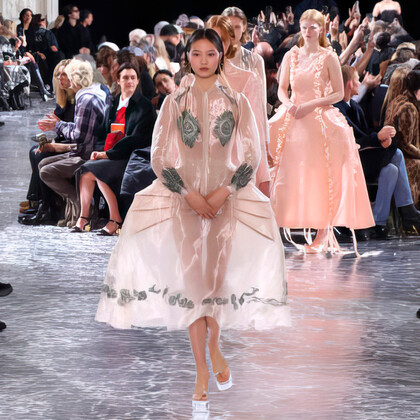 Парная эстетика и эффектные детали: совместная коллекция Simone Rocha и Jean Paul Gaultier