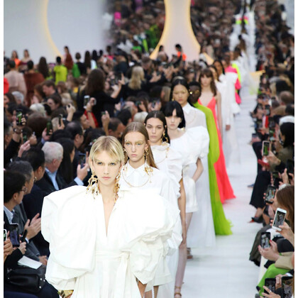 Какие послания можно услышать в саундтреке к показу Valentino SS'20