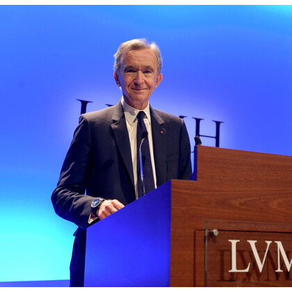 LVMH закупит для Франции 40 миллионов защитных масок и респираторов