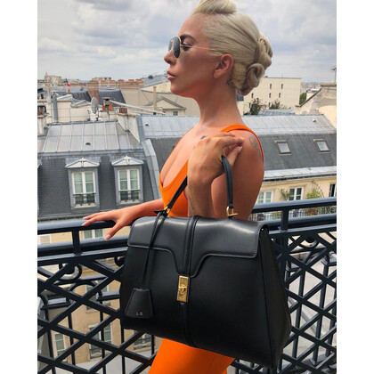 Céline: любимую сумку Леди Гаги теперь можете заказать и вы
