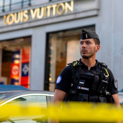 В Париже ограбили штаб-квартиру Louis Vuitton