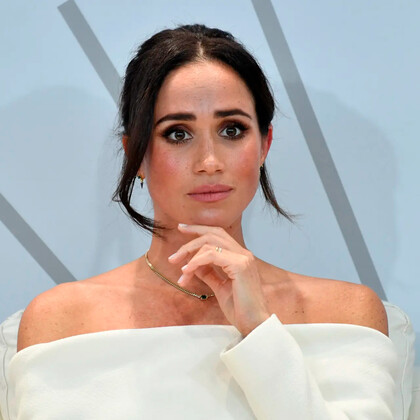 Обзванивает больницы: Меган Маркл пытается восстановить отношения с отцом