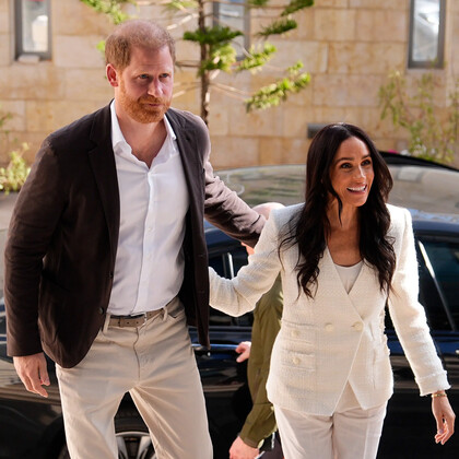 Меган Маркл выбрала белоснежный образ для визита в Иорданию