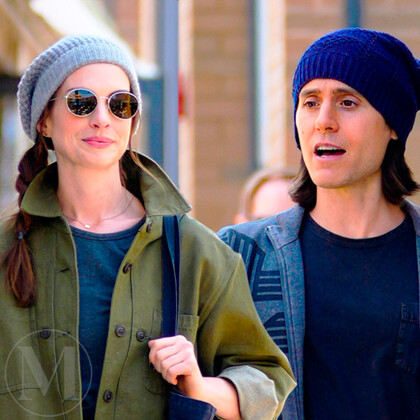 Что нам известно о сериале «МыПрогорели» с Джаредом Лето и Энн Хэтэуэй в главной роли