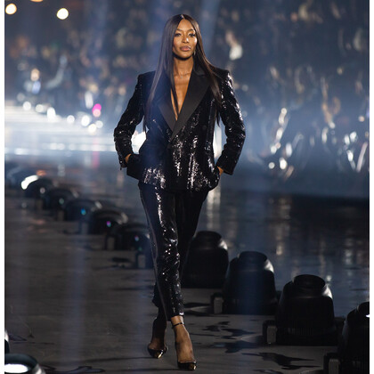 Наоми Кэмпбелл закрыла показ Saint Laurent