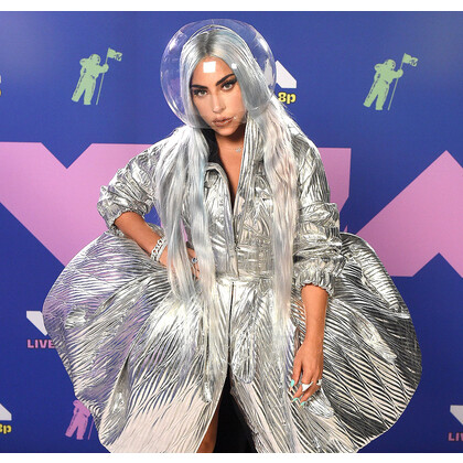 Лучшие образы премии MTV VMA 2020