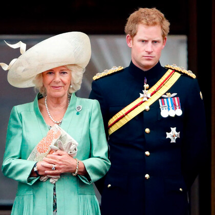 Королева Камилла считает, что Меган Маркл «промыла мозги» принцу Гарри
