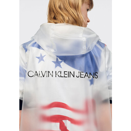Новая коллекция Calvin Klein Jeans переосмыслила американскую классику