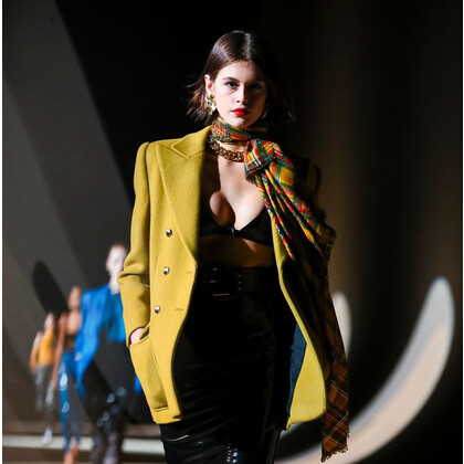 Saint Laurent отказался от графиков недель моды