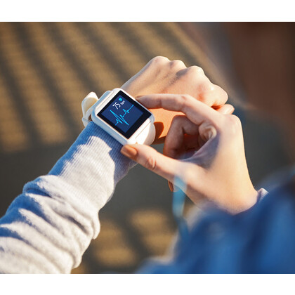 Часы от Google. Гигант бросает вызов Apple Watch