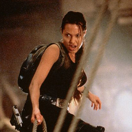 В сети появился первый кадр сериала про «Лару Крофт»