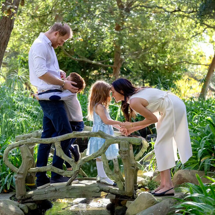 Меган Маркл и принц Гарри поделились милым фото повзрослевших детей