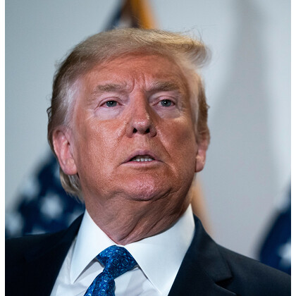 Крис Эванс, Арми Хаммер и другие звёзды требуют арестовать Трампа и подвергнуть его импичменту