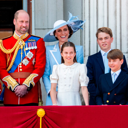 Кейт Миддлтон и принц Уильям появились на параде Trooping the Colour вместе с королём