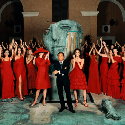 Красное наследие Валентино: знаковые модели платьев от маэстро высокой моды