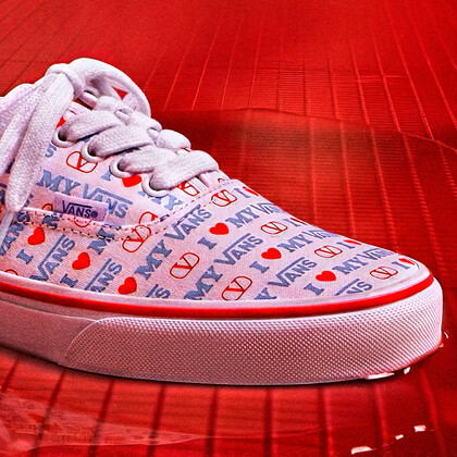 Скейтеры и люкс: Valentino показали совместную коллекцию с Vans