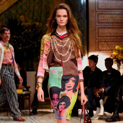 Первый не-Версаче у руля: встречаем дебютное шоу Дарио Витале для Versace