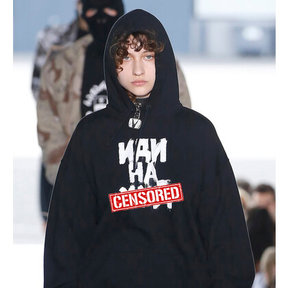 Универмаг Harrods снял с продажи «нецензурные» худи Vetements