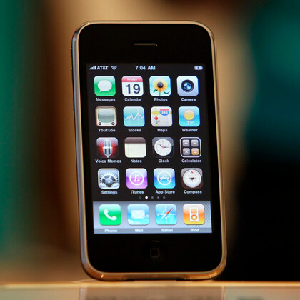 iPhone первого поколения продали за $40 000