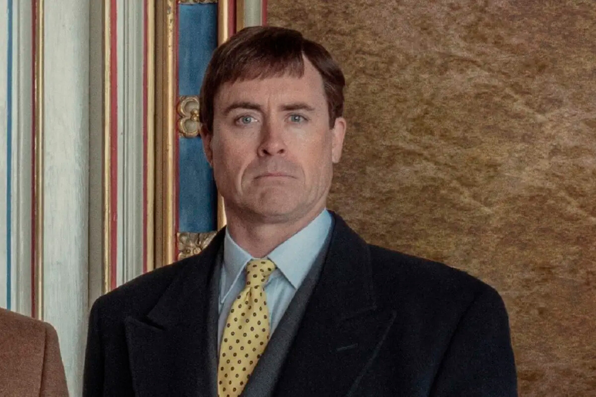 Джеймс Мюррей играет принца Эндрю в 5-м сезоне сериала &laquo;Корона&raquo; на Netflix