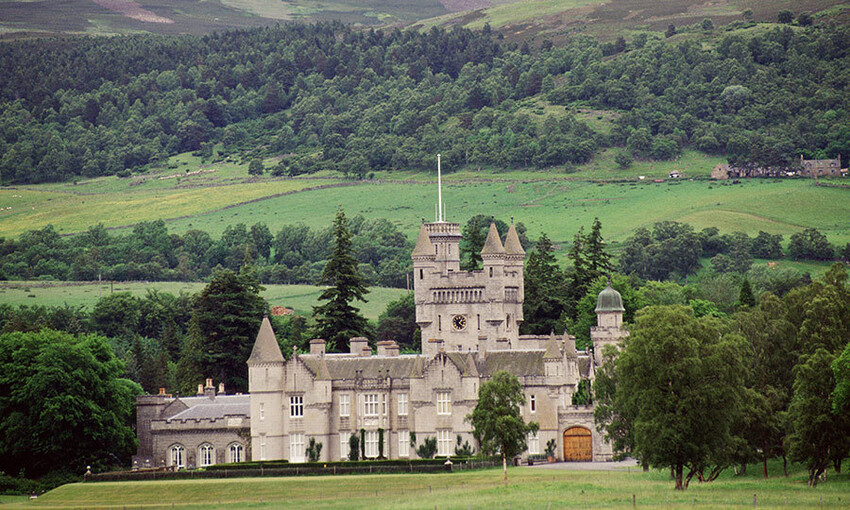 Замок Балморал в Шотландии