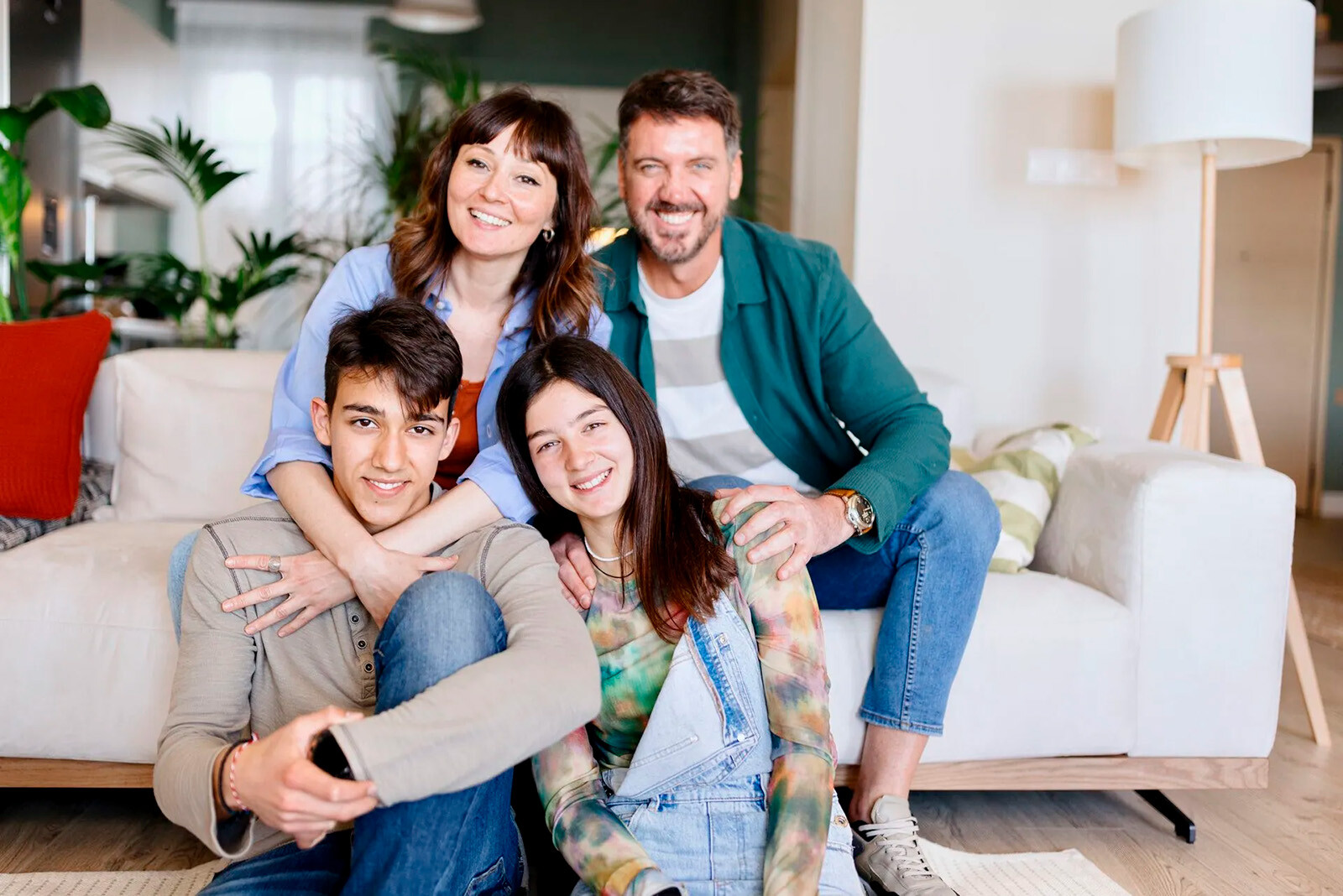 Что делать родителям, если их сын хочет носить макияж?