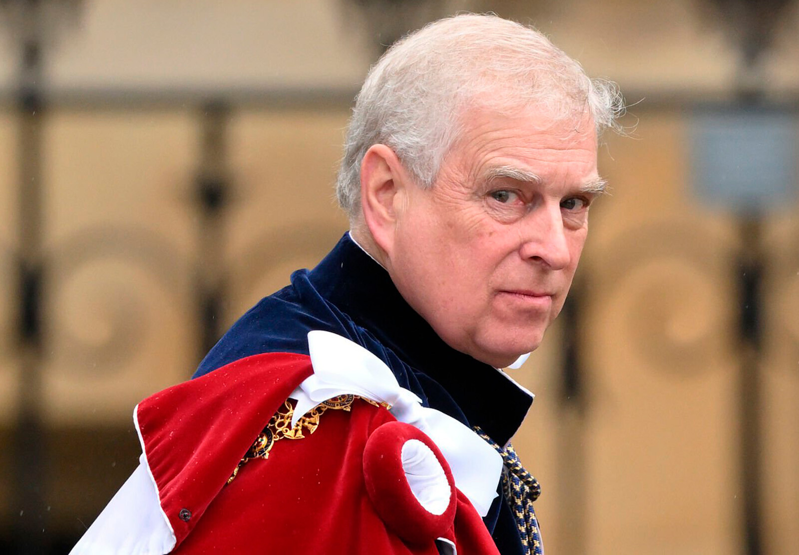 Скандал с экс-принцем Эндрю может вернуть &laquo;Корону&raquo; на экраны