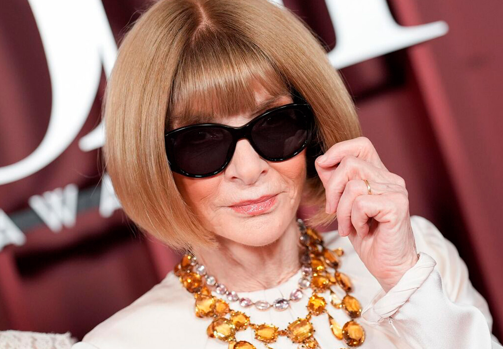 Анна Винтур покидает пост главного редактора американского Vogue спустя 37 лет