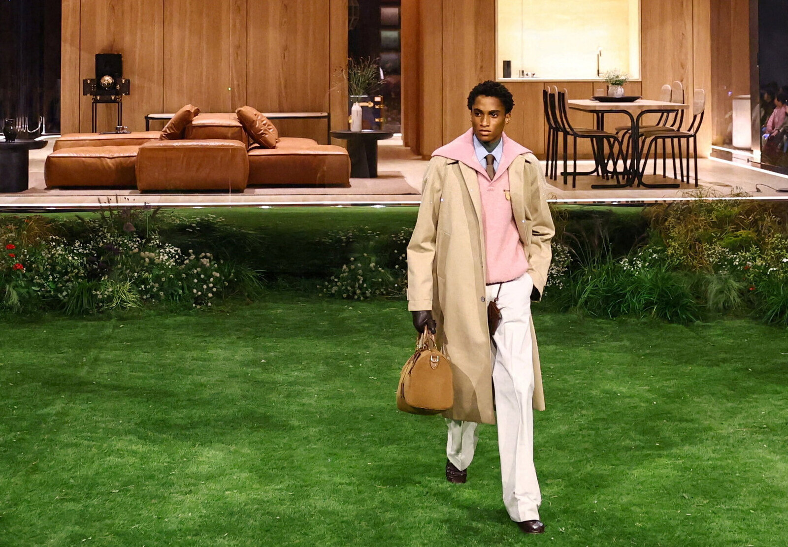 Louis Vuitton осень 2026: как выглядит «умная» роскошь в мужском исполнении