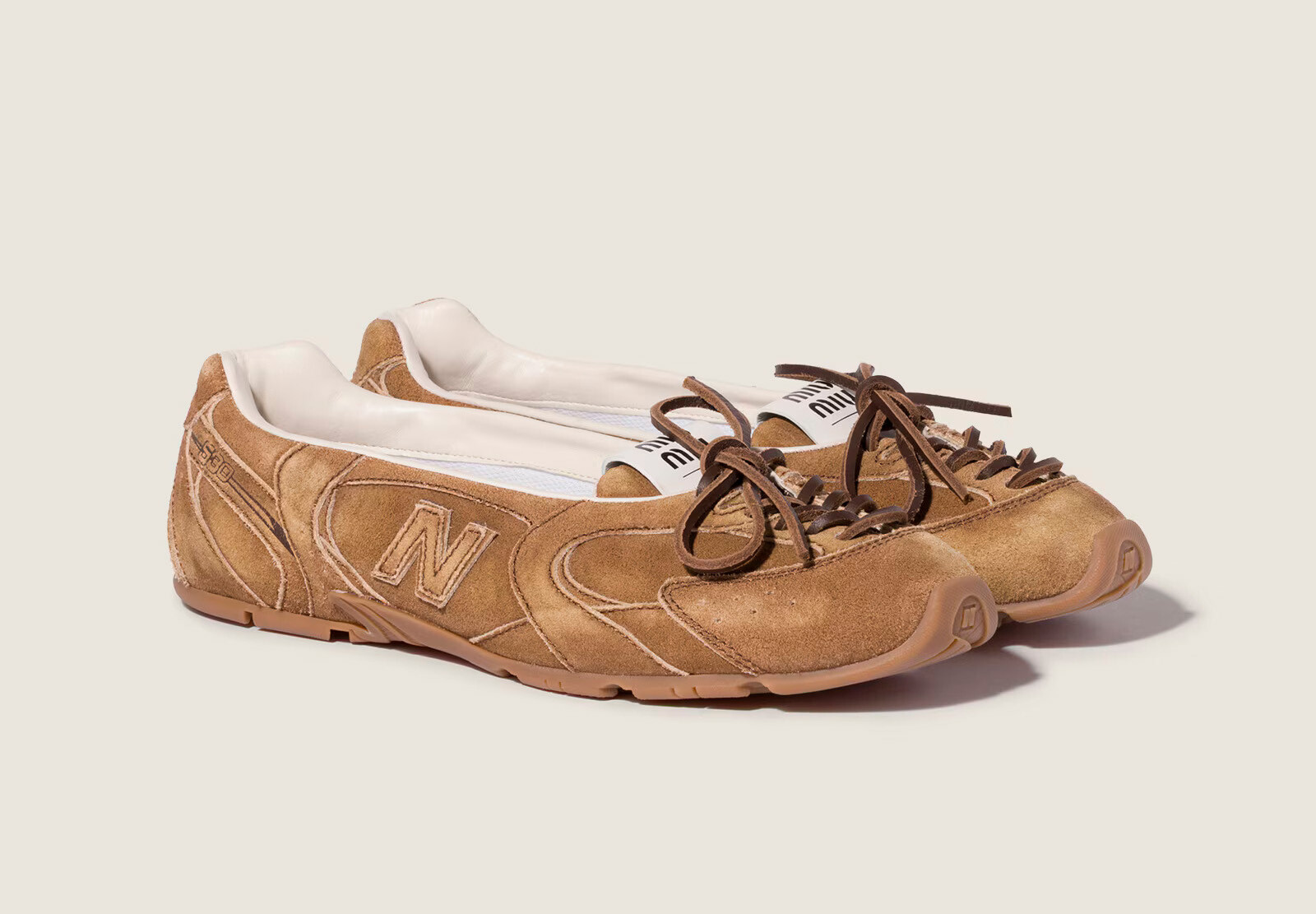Miu Miu и New Balance превратили кроссовки 530 SL в балетки