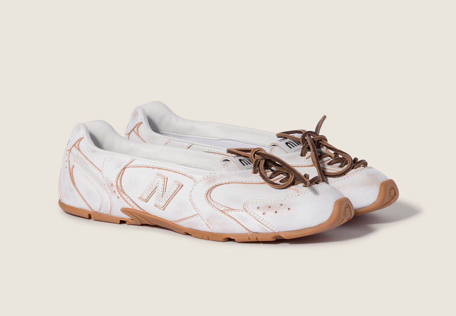 Miu Miu и New Balance превратили кроссовки 530 SL в балетки