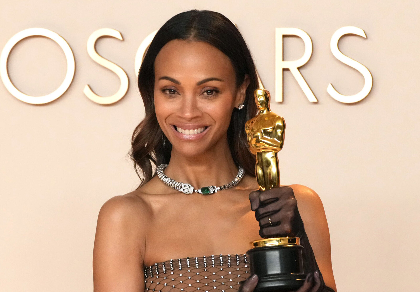 Зои Салдана теперь самая кассовая актриса в истории кино