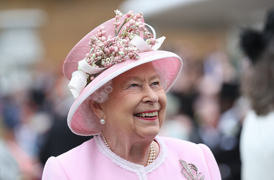 Как королевская семья поздравила Елизавету II с Международным женским днём