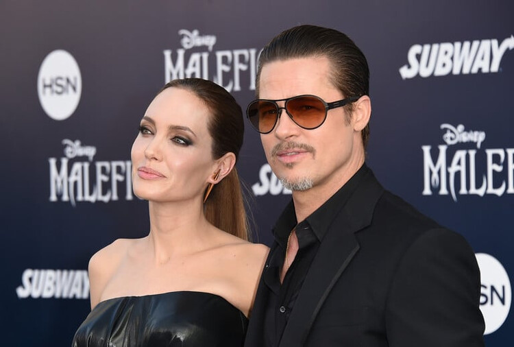  Анджелина Джоли и Брэд Питт официально развелись