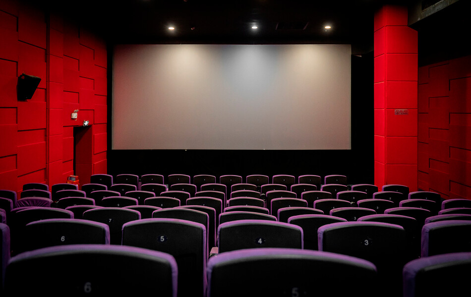 Правительство готово помочь российским кинотеатрам деньгами, но не в легализации проката голливудских фильмов