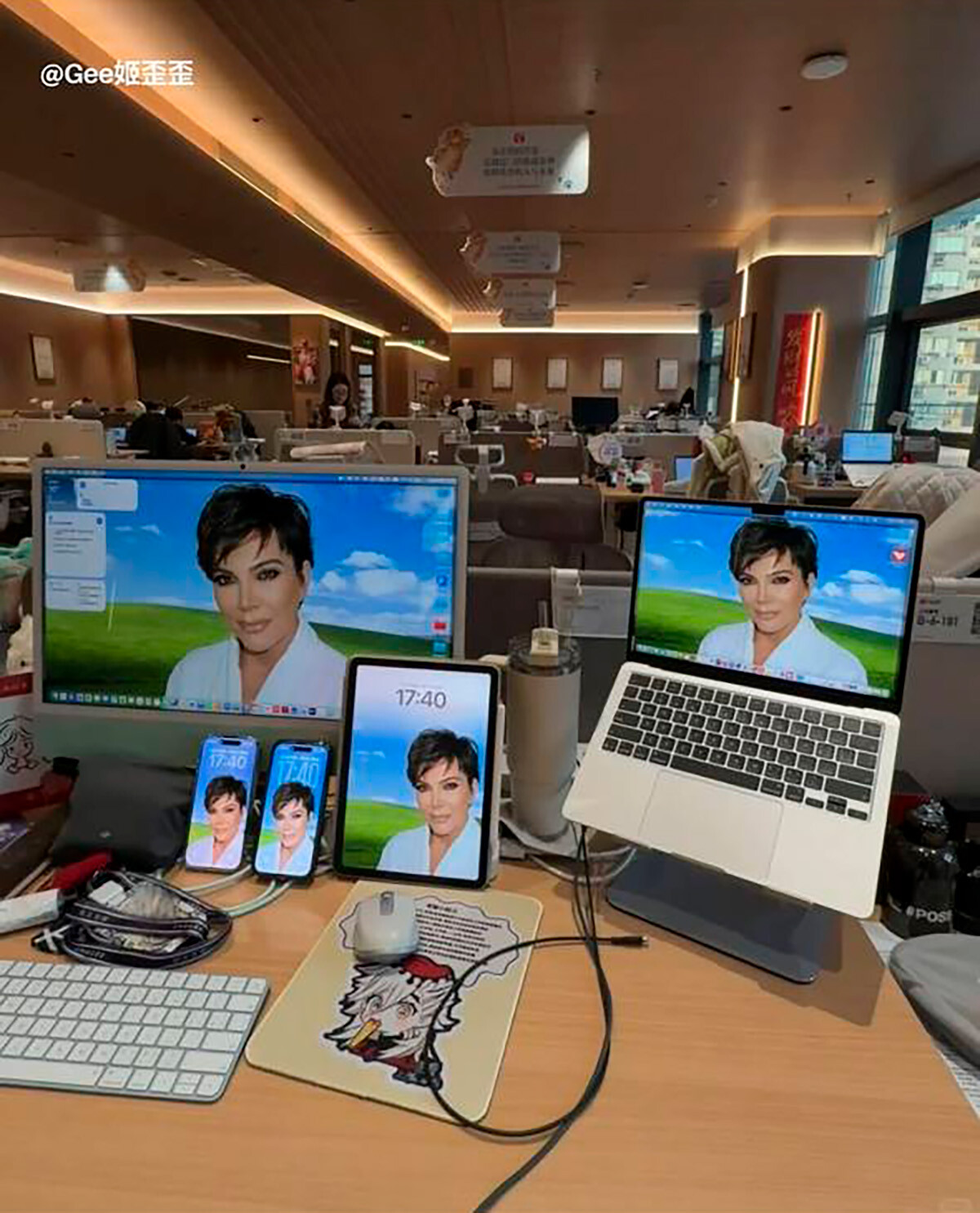 Фото Крис Дженнер стали трендом в китайских соцсетях