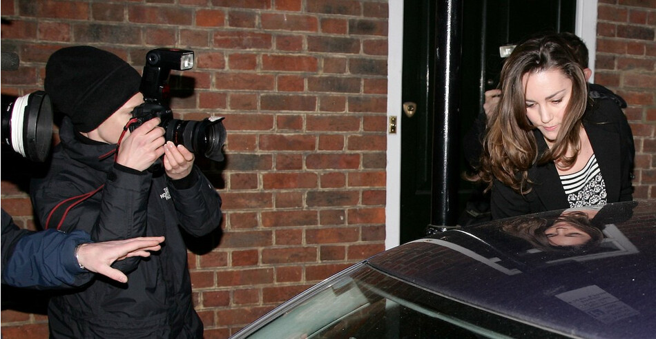 Кейт Миддлтон покидает свою квартиру в Челси в свой 25-й день рождения 9 января 2007 года в Лондоне, Англия