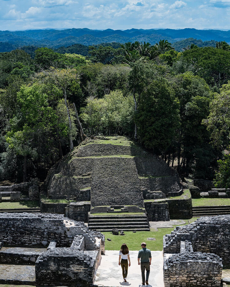 Принц Уильям и Кейт Миддлтон&nbsp;посещают Каракол, древние археологические раскопки майя глубоко в джунглях леса Чикибул, 21 марта 2022 года в Караколе, Белиз