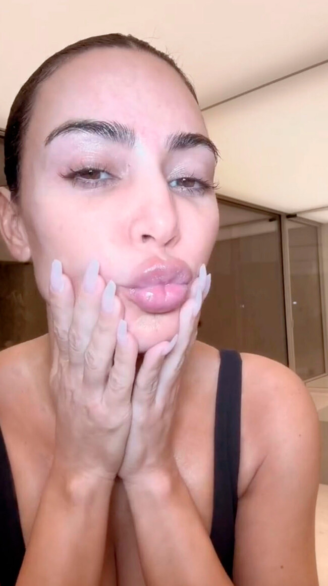 Kim-Kardashian-no-makeup-video-02-Mainstyle.jpg