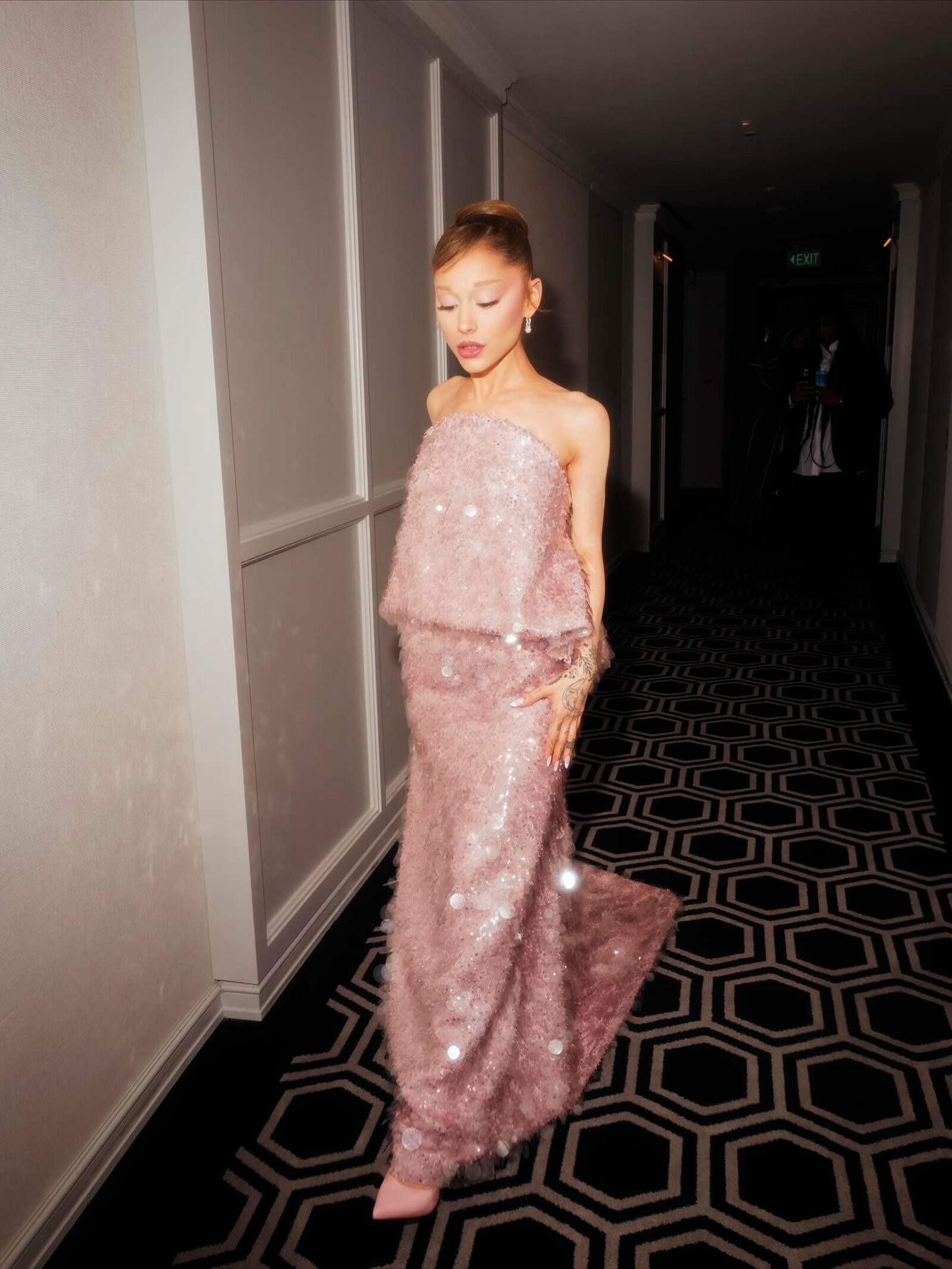 Ариана Гранде дебютировала в платье Balenciaga от Пьерпаоло Пиччоли